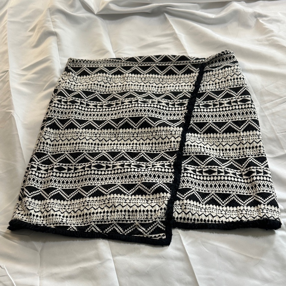 Black and White Patterned Women's Skirt